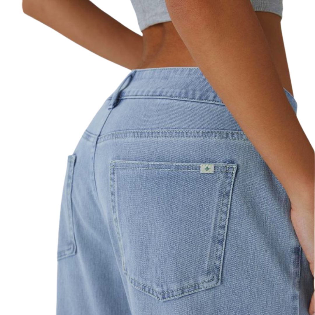 Women’s Asymmetric Low-Rise Baggy Jeans – Wide Leg Washed Denim with Zipper Pocket Detail | Casual Streetwear